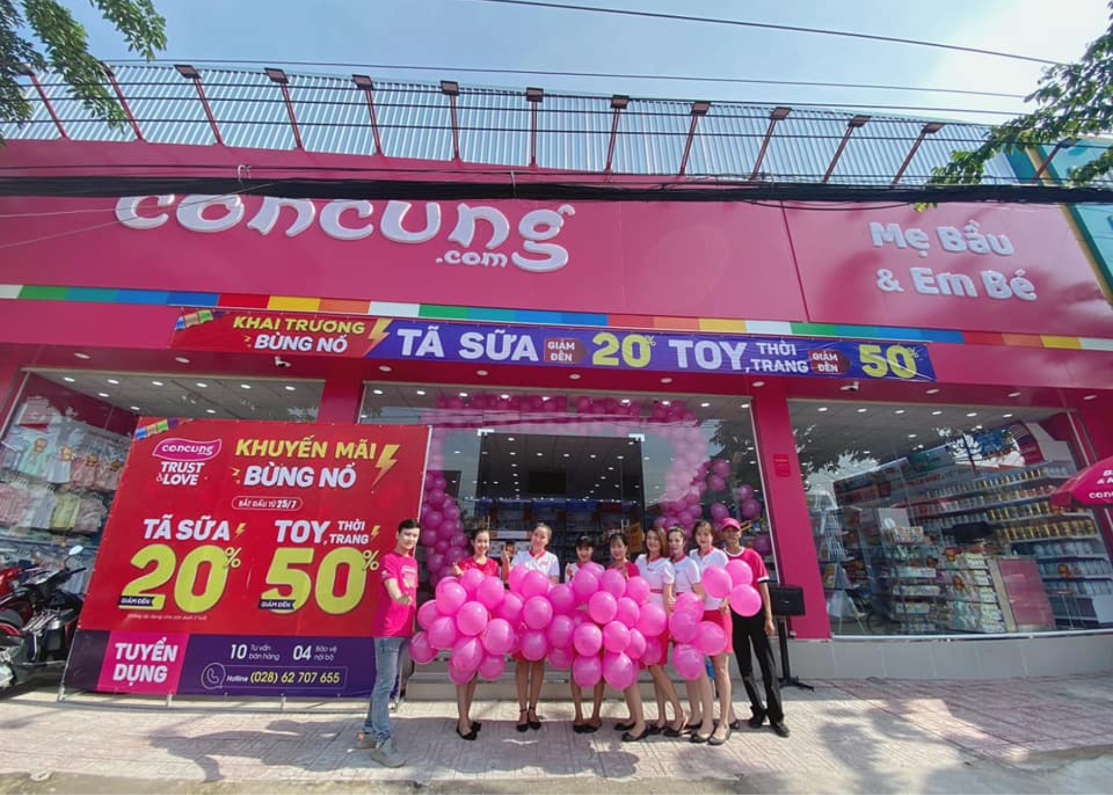 Lắp đặt kệ siêu thị cho Con Cưng Cần Đước Long An