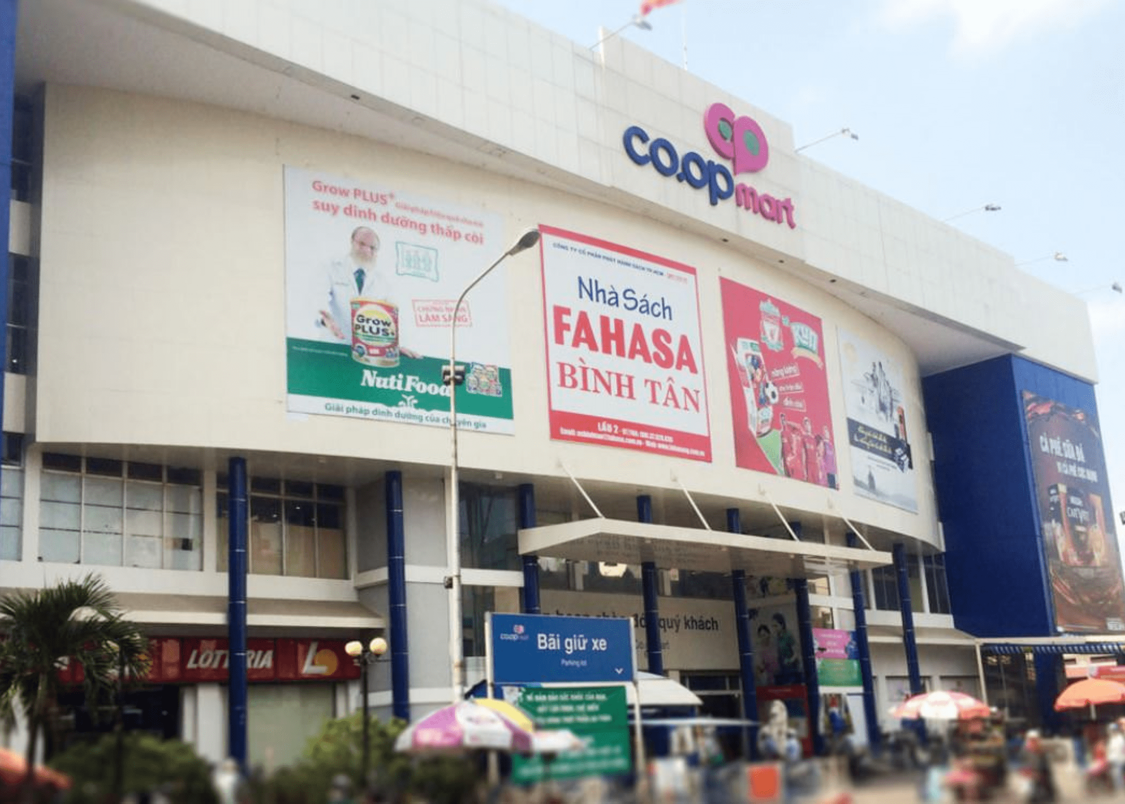 Lắp đặt kệ siêu thị cho Co.op Mart Bình Chánh
